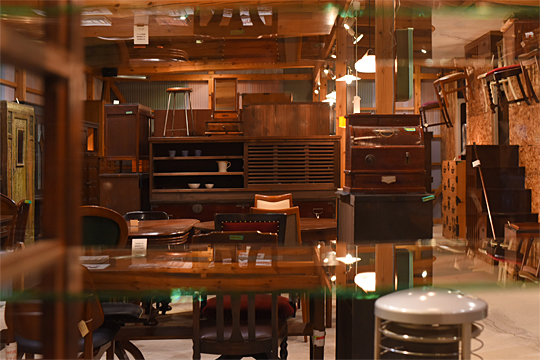 アンティーク家具 店